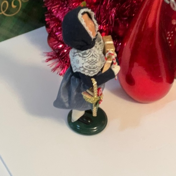 BYERS CHOICE DOLL 2004 CHRISTMAS DOLL NWOT - Picture 2 of 7